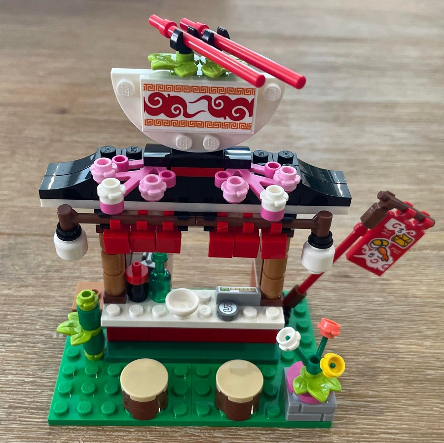 LEGO 41701 Friends Street Food Market Japanese Stand