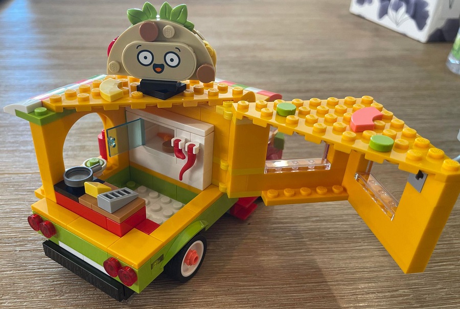 LEGO 41701 Friends Street Food Market Taco Truck inside