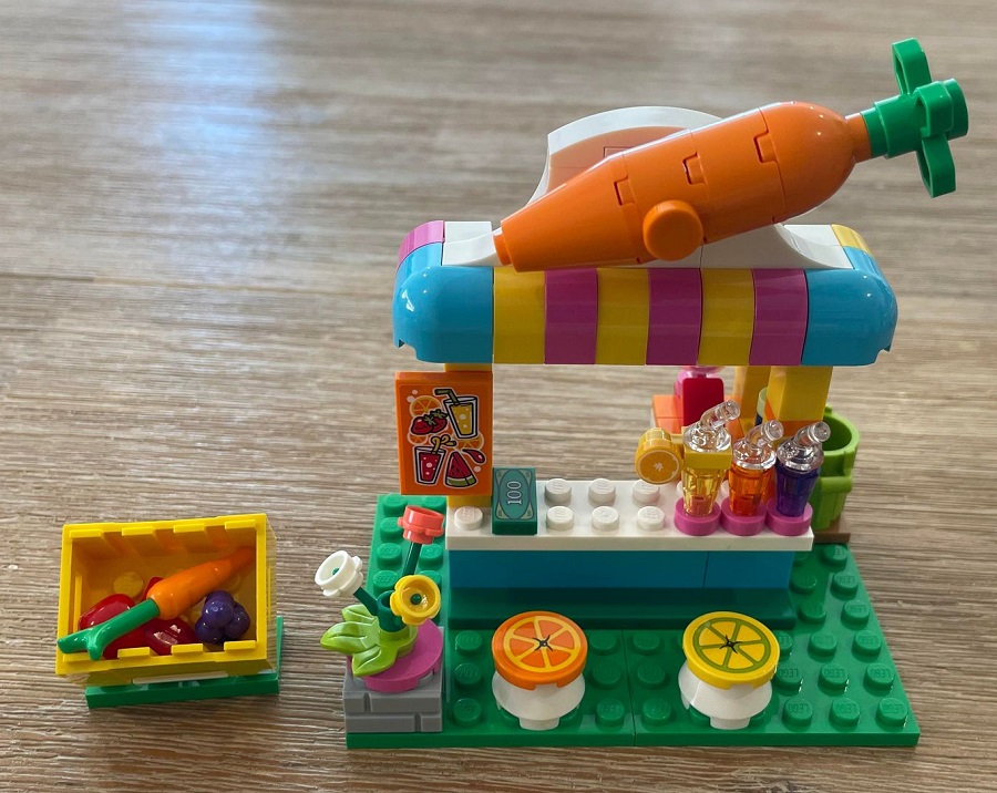 LEGO 41701 Friends Street Food Market smoothies