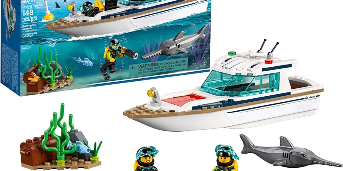 lego city yacht