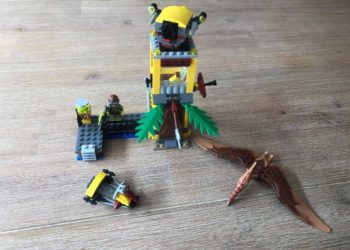 Lego Dino 5883 Tower Takedown built 2