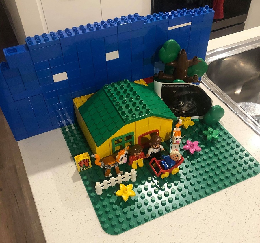 Lego Duplo House behind the scenes