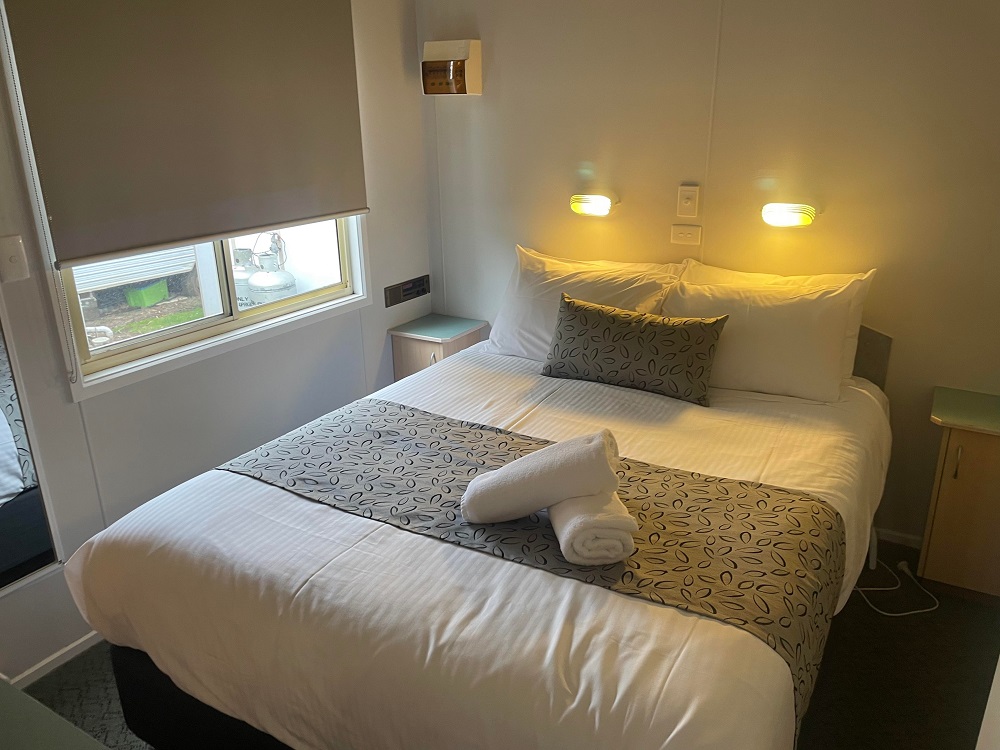 NRMA Cowes, Phillip Island master bedroom