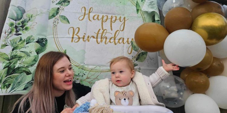 alex 1st birthday garland