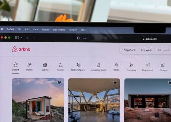 Zen Zone: 5 Tips for Creating a Productive Workspace in Any Airbnb