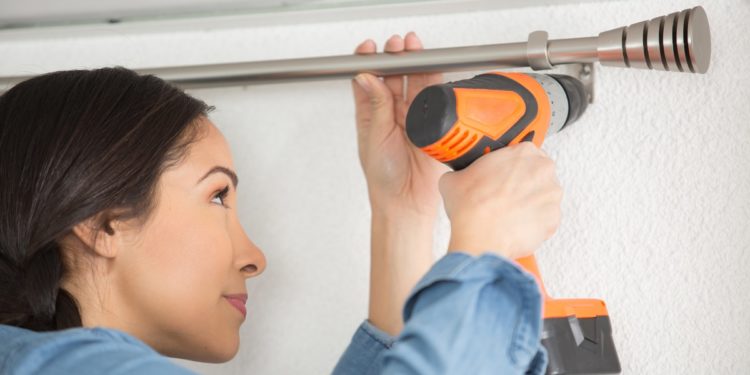 hanging curtains on plasterboard