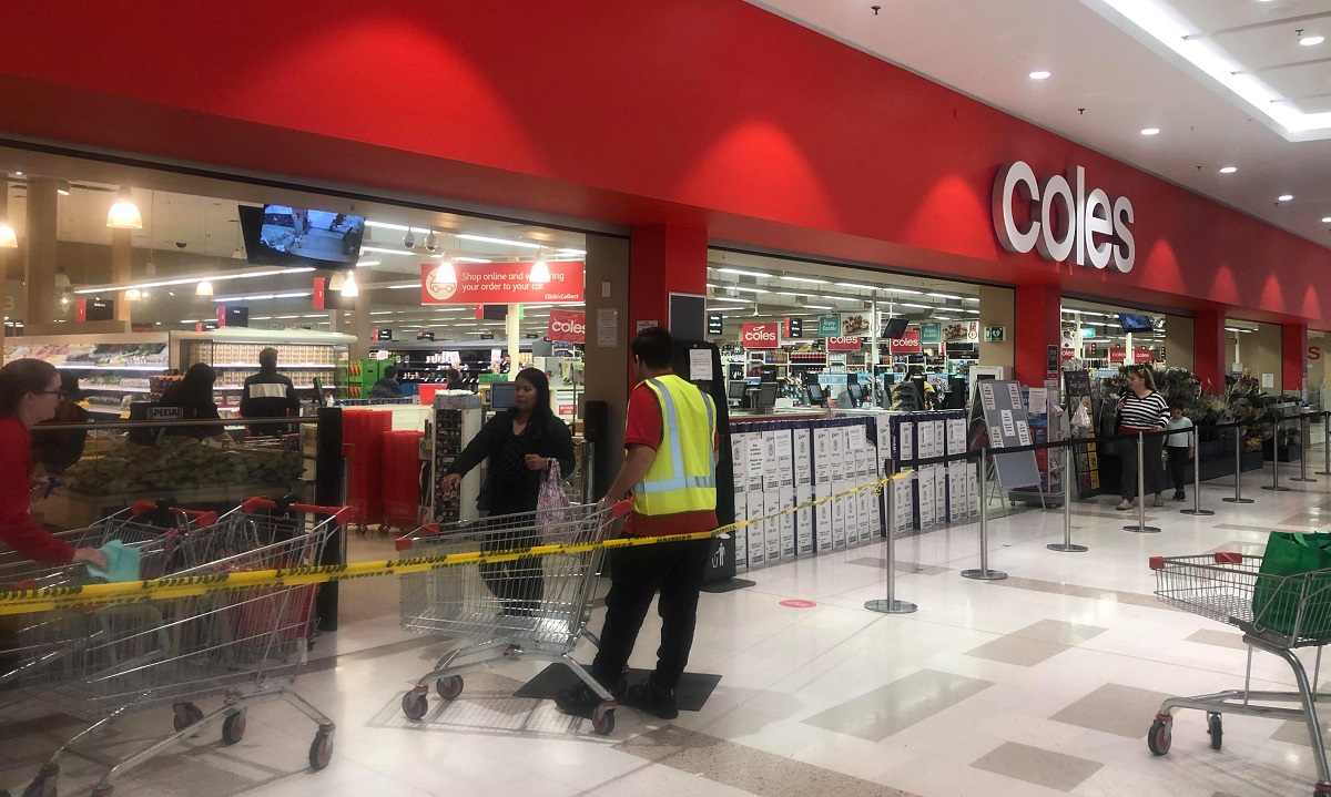 line up for coles pacific werribee due to covid-19