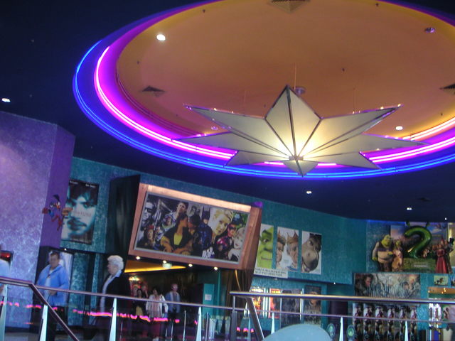 lighting feature roof at werribee 10 cinemas