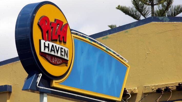 pizza haven restaurant sign