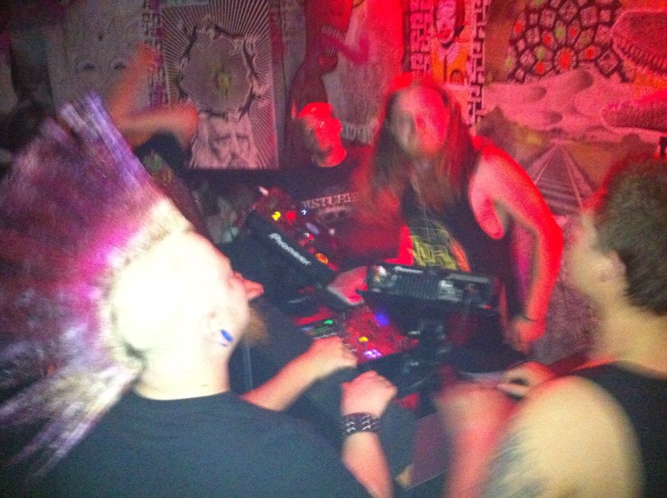 pow metal room 2012