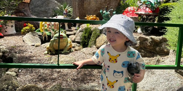 thumbelina-statue-anakie-fairy-park-banner