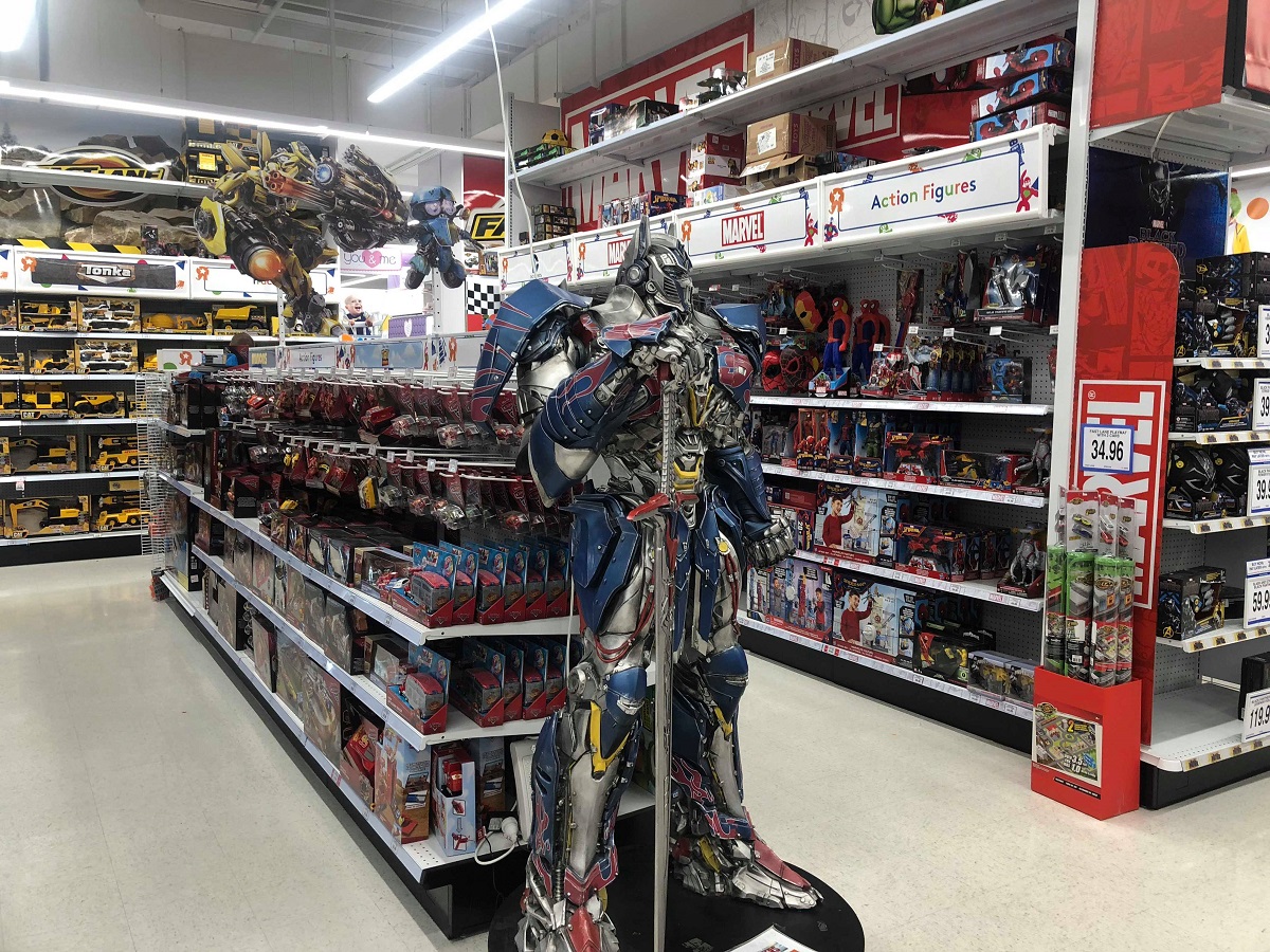 optimus prime statue at toys r us